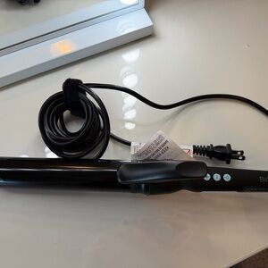 Bio Ionic long barrel curling iron 1-1/2”